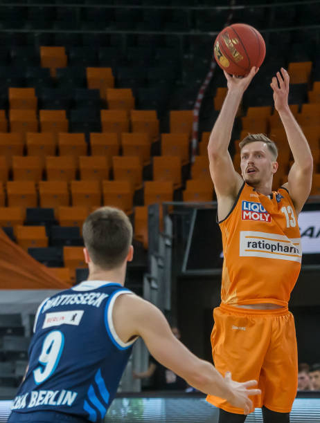 不同于一些 不同于一些