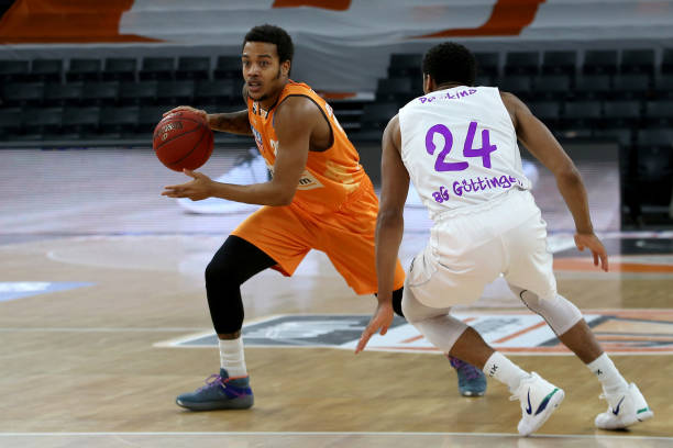 并探讨周琦 并探讨周琦